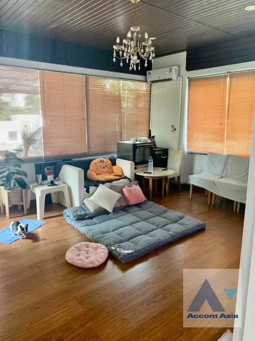 unit 3 Bedrooms  House For Sale in Pattanakarn, Bangkok  (AA33260)