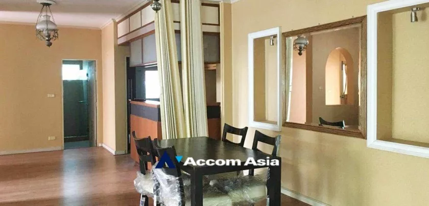 unit 3 Bedrooms  House For Sale in Pattanakarn, Bangkok  near ARL Ban Thap Chang (AA33267)