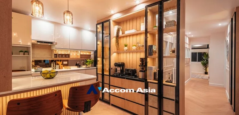 unit 2 Bedrooms  Condominium For Sale in Sathorn, Bangkok  (AA33271)