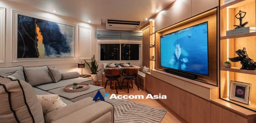unit 2 Bedrooms  Condominium For Sale in Sathorn, Bangkok  (AA33271)