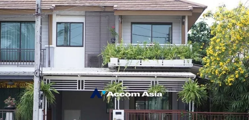 unit 3 Bedrooms  House For Rent in Pattanakarn, Bangkok  (AA33280)