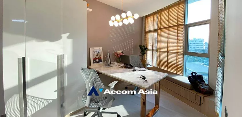 8  2 br Condominium For Sale in Ratchadapisek ,Bangkok  at RHYTHM Ratchada AA33281