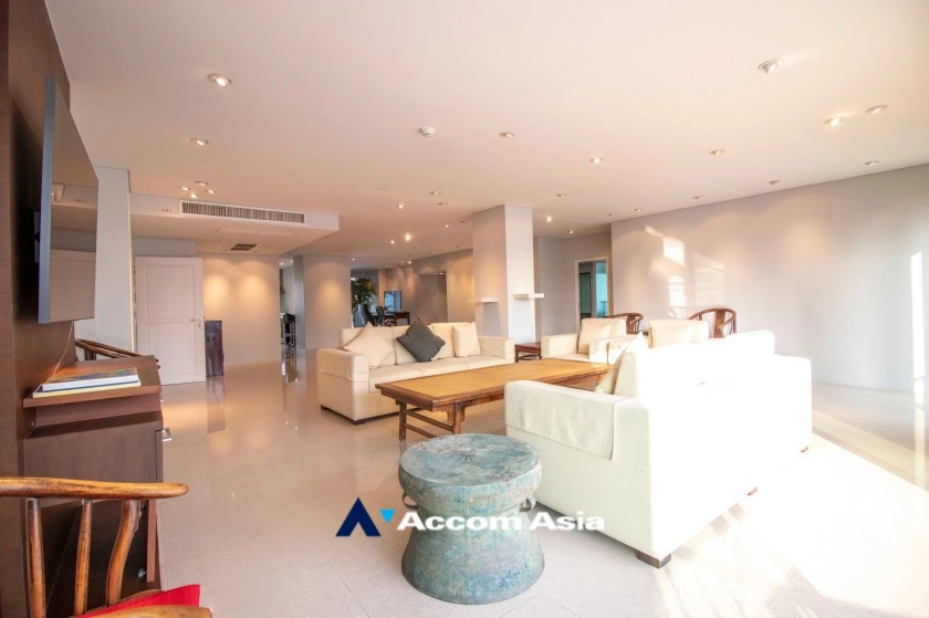  3 Bedrooms  Condominium For Rent in Ploenchit, Bangkok  near BTS Chitlom (AA33293)
