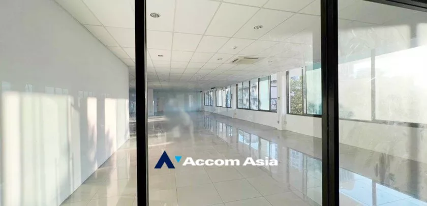 unit Office space For Rent in Sukhumvit, Bangkok  near BTS Phra khanong (AA33294)