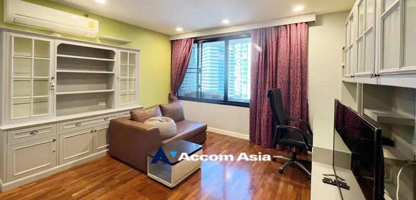  2 Bedrooms  Condominium For Rent in Sathorn, Bangkok  near BTS Chong Nonsi - MRT Lumphini (AA33296)