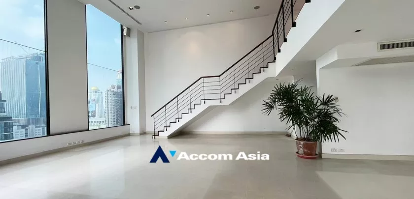 Huge Terrace, Duplex Condo, Penthouse |  3 Bedrooms  Condominium For Sale in Ploenchit, Bangkok  near BTS Chitlom (AA33297)
