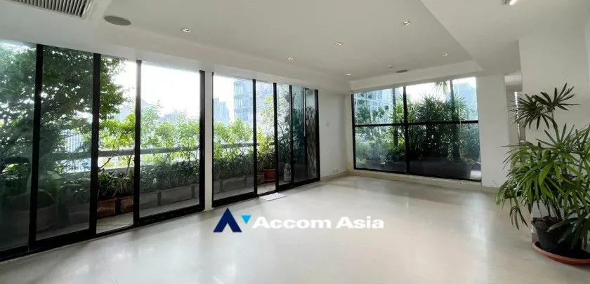 12  3 br Condominium For Sale in Ploenchit ,Bangkok BTS Chitlom at Somkid Gardens AA33297