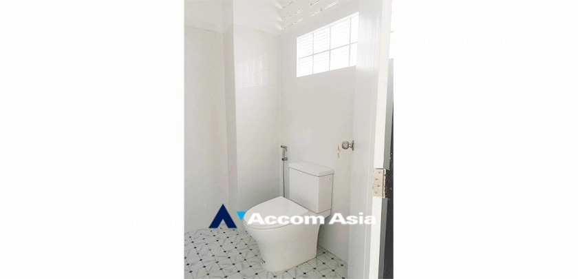 7  2 br Townhouse for rent and sale in ratchadapisek ,Bangkok MRT Thailand Cultural Center AA33302
