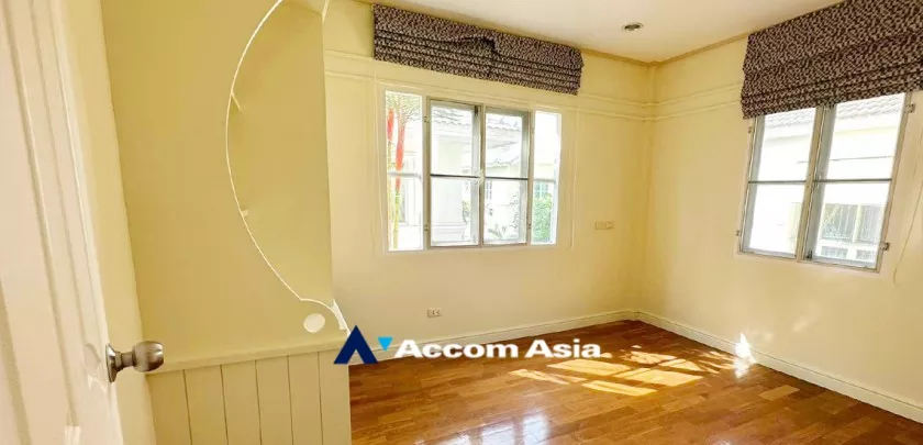 15  3 br House for rent and sale in Pattanakarn ,Bangkok BTS Bang Chak at Nantawan Village Onnuch AA33303