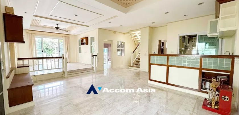  3 Bedrooms  House For Rent & Sale in Pattanakarn, Bangkok  near BTS Bang Chak (AA33303)