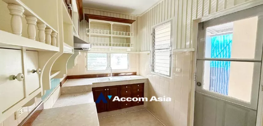 7  3 br House for rent and sale in Pattanakarn ,Bangkok BTS Bang Chak at Nantawan Village Onnuch AA33303