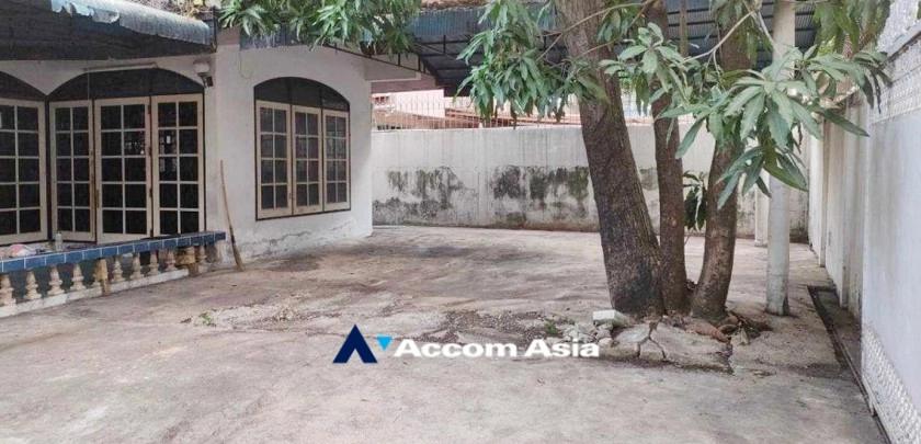  1  3 br House for rent and sale in Sukhumvit ,Bangkok BTS Punnawithi AA33310