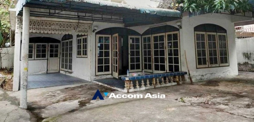  1  3 br House for rent and sale in Sukhumvit ,Bangkok BTS Punnawithi AA33310