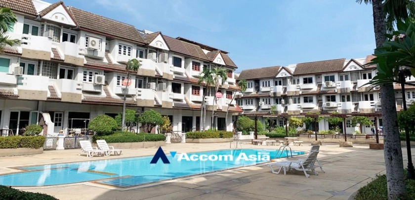  2  4 br Townhouse For Sale in Sukhumvit ,Bangkok BTS Phra khanong at Regent 71 AA33313