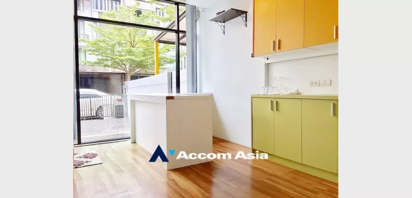  1  6 br Townhouse for rent and sale in Pattanakarn ,Bangkok BTS On Nut at Areeya Mandarina 77 AA33317