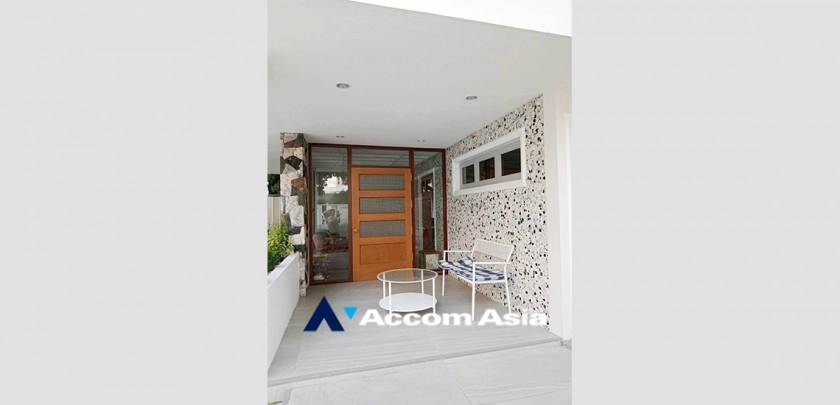 22  3 br House For Rent in phaholyothin ,Bangkok BTS Victory Monument AA33319