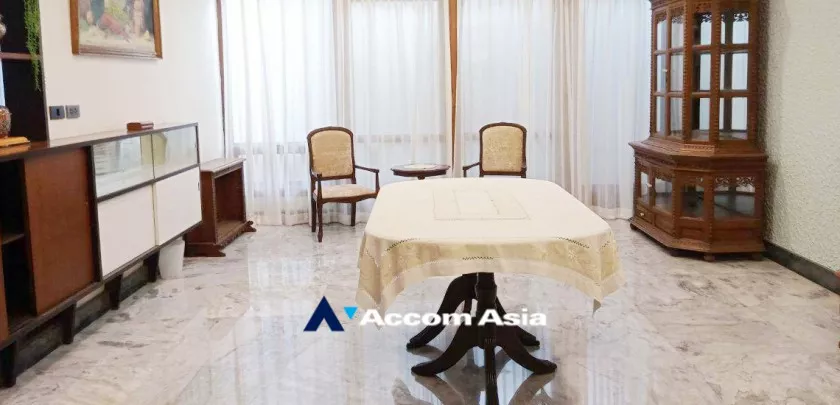 8  3 br House For Rent in phaholyothin ,Bangkok BTS Victory Monument AA33319