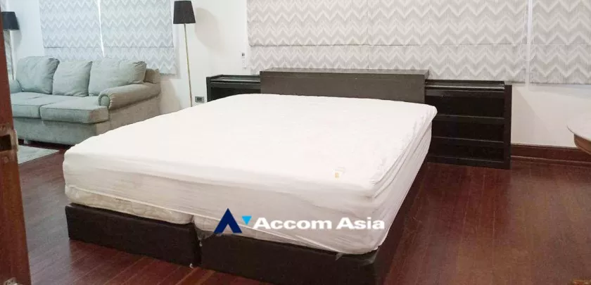 15  3 br House For Rent in phaholyothin ,Bangkok BTS Victory Monument AA33319