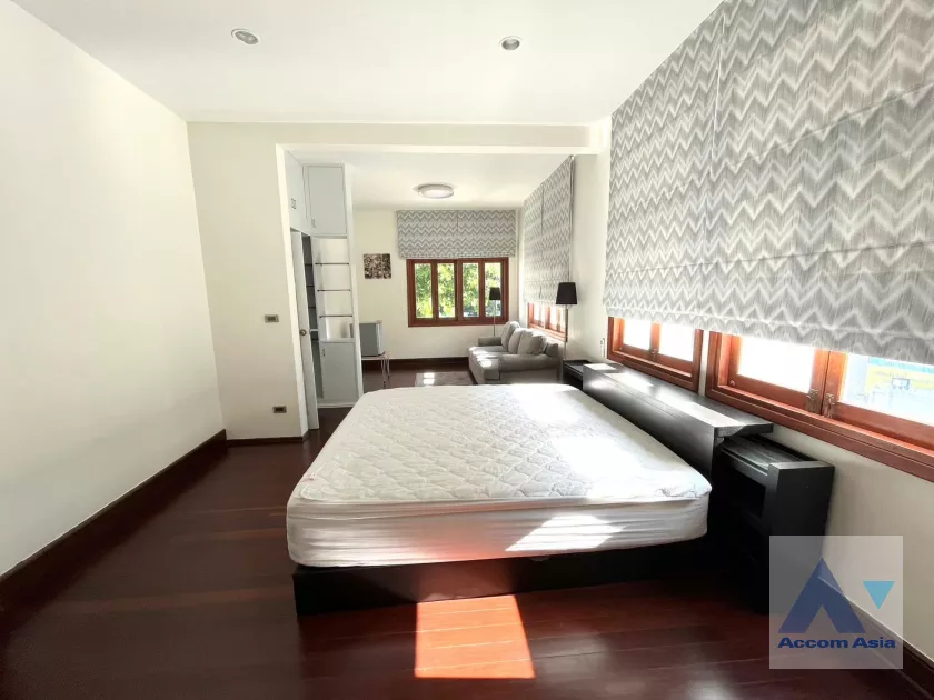 13  3 br House For Rent in phaholyothin ,Bangkok BTS Victory Monument AA33319