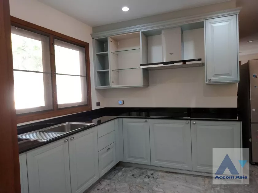 10  3 br House For Rent in phaholyothin ,Bangkok BTS Victory Monument AA33319