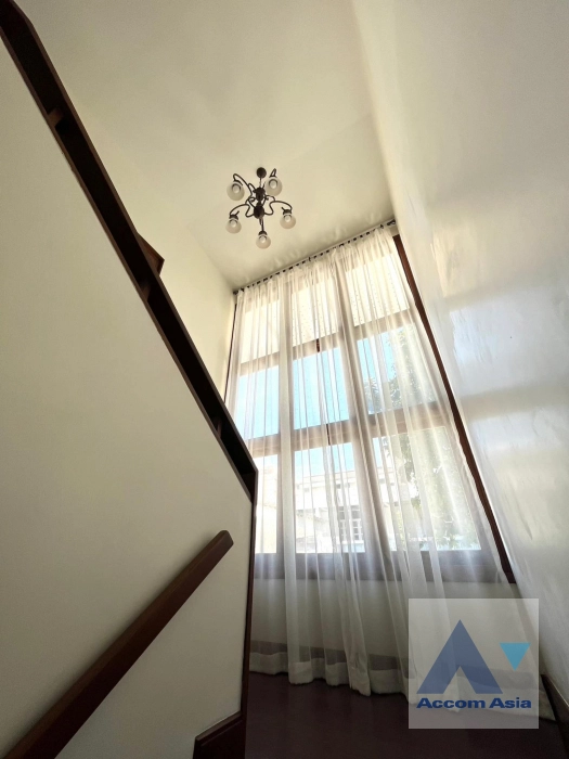 28  3 br House For Rent in New Phetchaburi ,Bangkok BTS Victory Monument AA33319