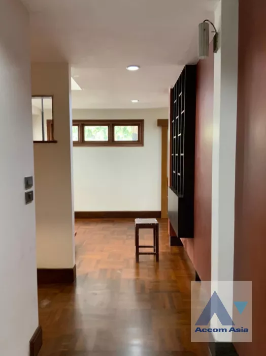 29  3 br House For Rent in phaholyothin ,Bangkok BTS Victory Monument AA33319