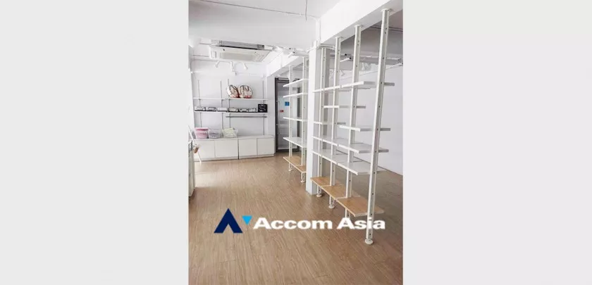 6  Retail / Showroom For Rent in Sukhumvit ,Bangkok BTS Phra khanong AA33329