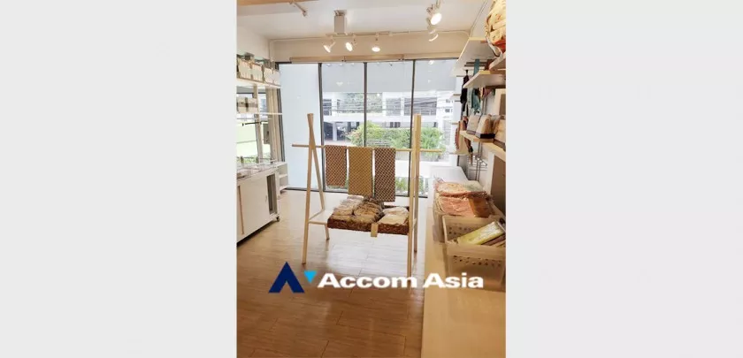 unit Retail / showroom For Rent in Sukhumvit, Bangkok  near BTS Phra khanong (AA33329)