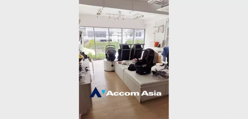  1  Retail / Showroom For Rent in Sukhumvit ,Bangkok BTS Phra khanong AA33329