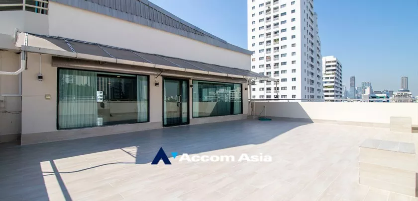 Huge Terrace, Penthouse, Pet friendly |  3 Bedrooms  Apartment For Rent in Sukhumvit, Bangkok  near BTS Asok - MRT Sukhumvit (AA33332)