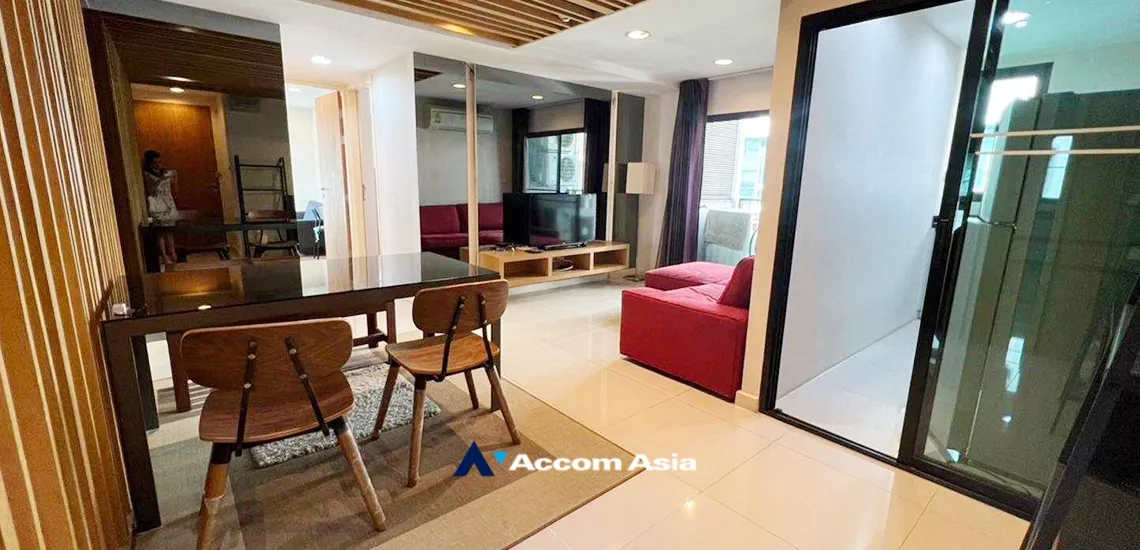  2 Bedrooms  Condominium For Rent & Sale in Sukhumvit, Bangkok  near BTS Ekkamai (AA33335)