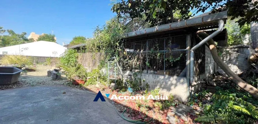 6  Land For Sale in Pattanakarn ,Bangkok BTS On Nut AA33356