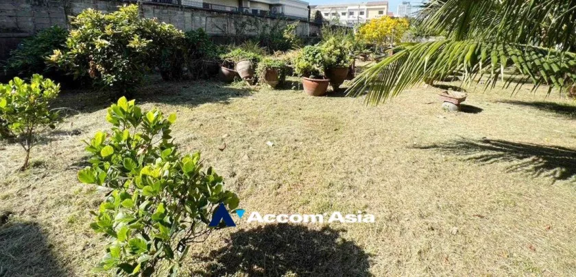 2  Land For Sale in pattanakarn ,Bangkok BTS On Nut AA33357