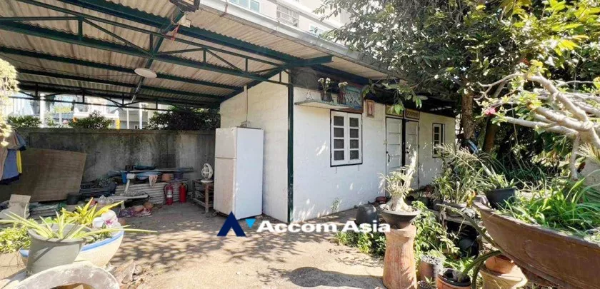 6  Land For Sale in Pattanakarn ,Bangkok BTS On Nut AA33357
