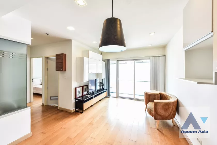 unit 2 Bedrooms  Condominium For Sale in Silom, Bangkok  near BTS Sala Daeng - MRT Sam Yan (AA33359)