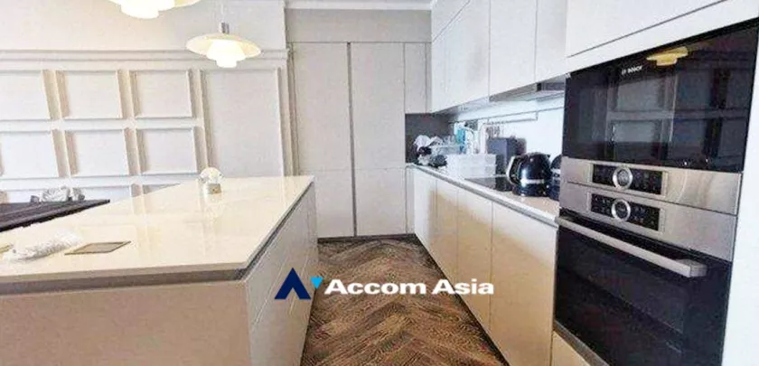  2 Bedrooms  Condominium For Rent & Sale in Ploenchit, Bangkok  near BTS Ratchadamri (AA33361)