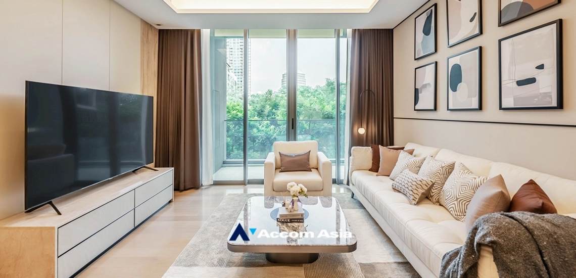  2 Bedrooms  Condominium For Rent & Sale in Ploenchit, Bangkok  near BTS Chitlom - BTS Ratchadamri (AA33374)
