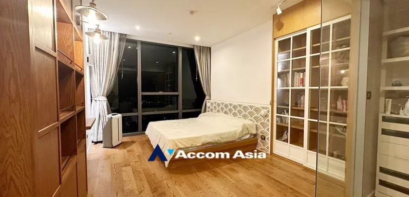  2 Bedrooms  Condominium For Rent in Sathorn, Bangkok  near BTS Surasak (AA33377)