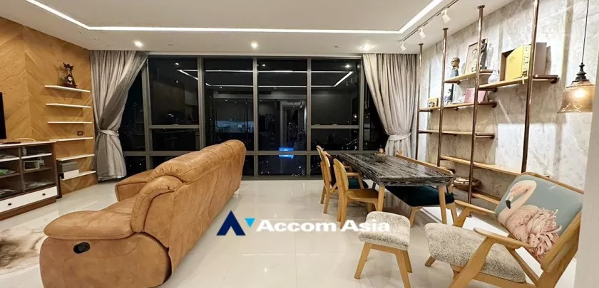  2 Bedrooms  Condominium For Rent in Sathorn, Bangkok  near BTS Surasak (AA33377)
