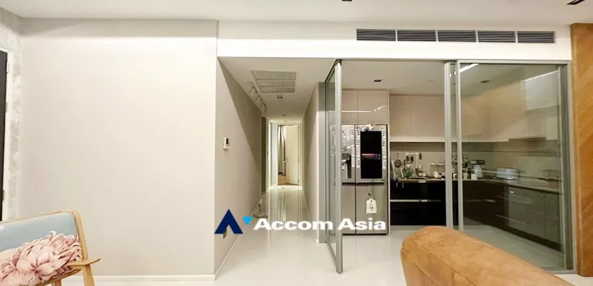 unit 2 Bedrooms  Condominium For Rent & Sale in Sathorn, Bangkok  near BTS Surasak (AA33377)