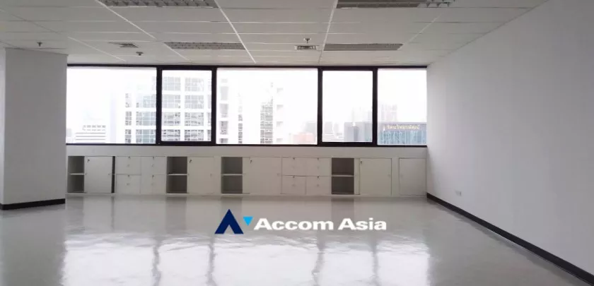  2  Office Space For Sale in Silom ,Bangkok BTS Sala Daeng - MRT Silom at Charn Issara Tower 1 AA33380