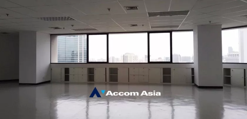 office space for sale in Silom at Charn Issara Tower 1, Bangkok Code AA33380