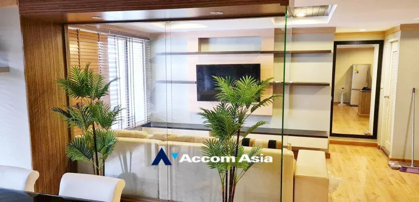  2 Bedrooms  Condominium For Rent in Pattanakarn, Bangkok  near BTS Nana (AA33386)