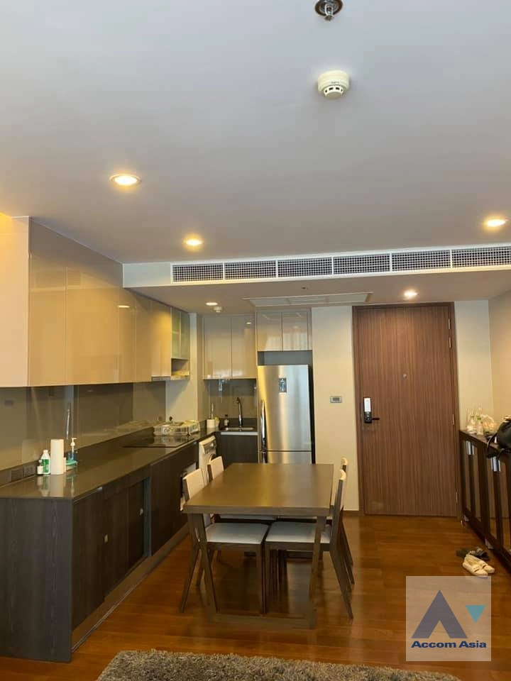 unitCorner Unit |  2 Bedrooms  Condominium For Rent & Sale in Sathorn, Bangkok  near BTS Chong Nonsi (AA33392)