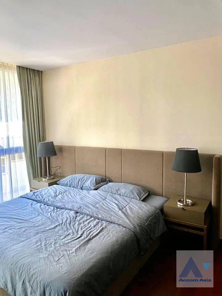 unitCorner Unit |  2 Bedrooms  Condominium For Rent & Sale in Sathorn, Bangkok  near BTS Chong Nonsi (AA33392)