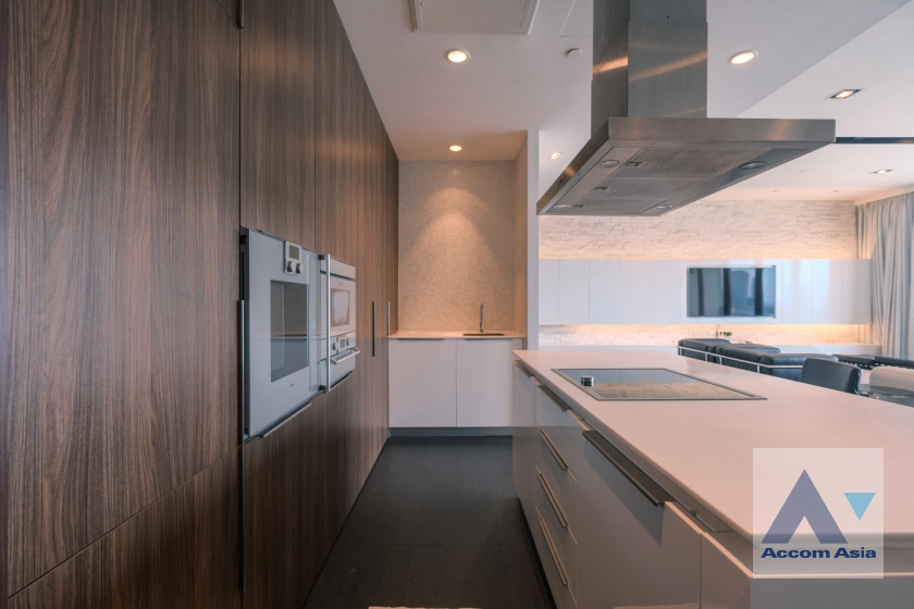 unitModern Luxury Condo view of The Royal Bangkok Sports Club ( AA33394 )