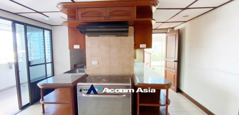 4  3 br Apartment For Rent in Sukhumvit ,Bangkok BTS Phrom Phong at Greenery garden and privacy AA33410