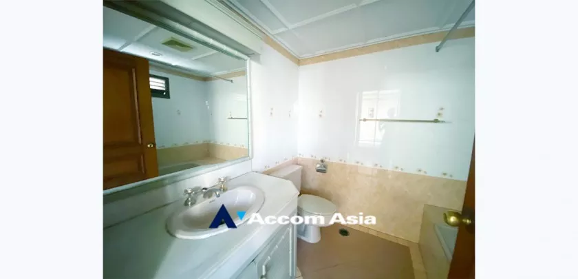 19  3 br Apartment For Rent in Sukhumvit ,Bangkok BTS Phrom Phong at Greenery garden and privacy AA33410