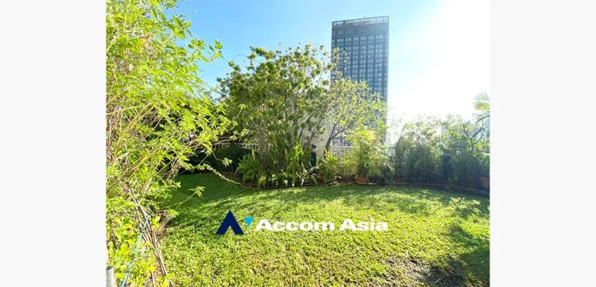 23  3 br Apartment For Rent in Sukhumvit ,Bangkok BTS Phrom Phong at Greenery garden and privacy AA33410