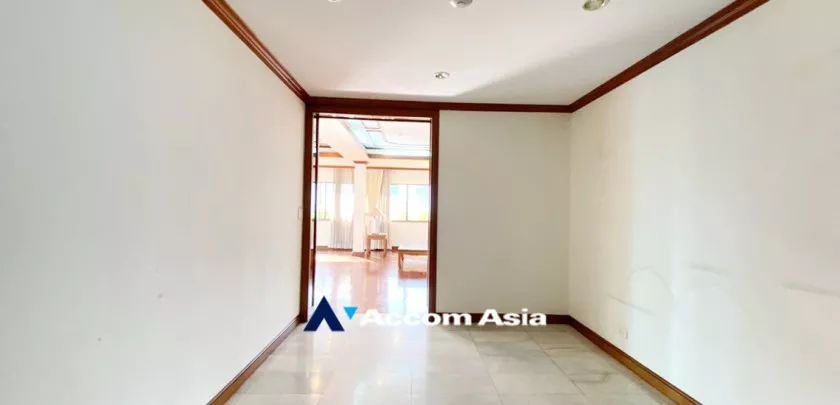 6  3 br Apartment For Rent in Sukhumvit ,Bangkok BTS Phrom Phong at Greenery garden and privacy AA33410